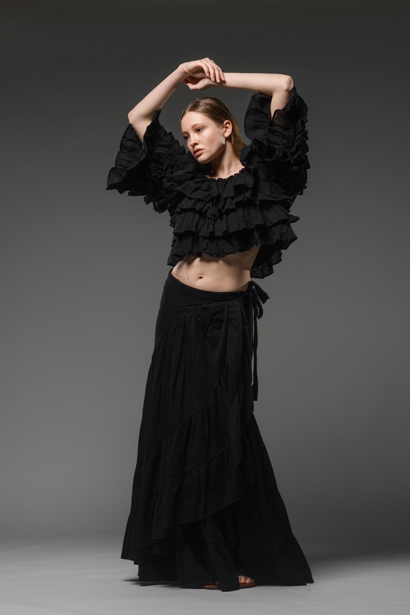 Bohemian gypsy fashion multilayer ruffled black top crop