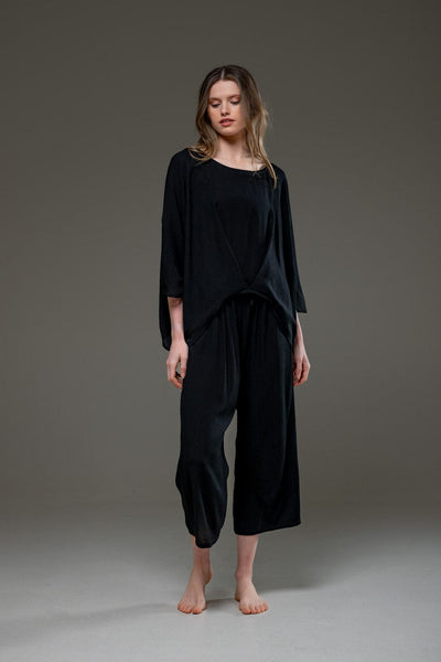 Black Rayon Crepe Elegant Chic Flowing Batwings Scoop neck Blouse