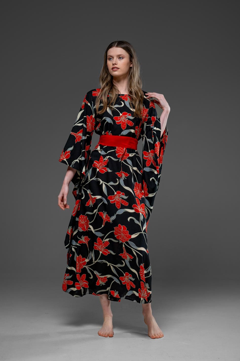 Black and Red Flower Pattern with Side Round splits Long Kaftan Dress With Belt 