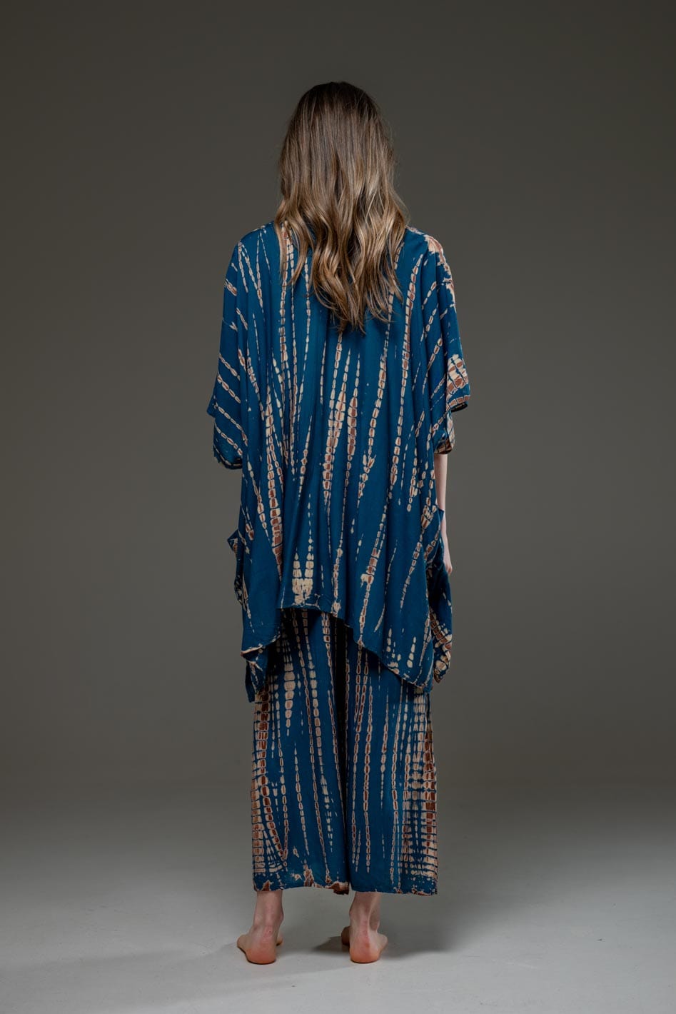 Elegant  Soft  Rayon Blue artistic tie dye side split Pant & Long Kimono Set  