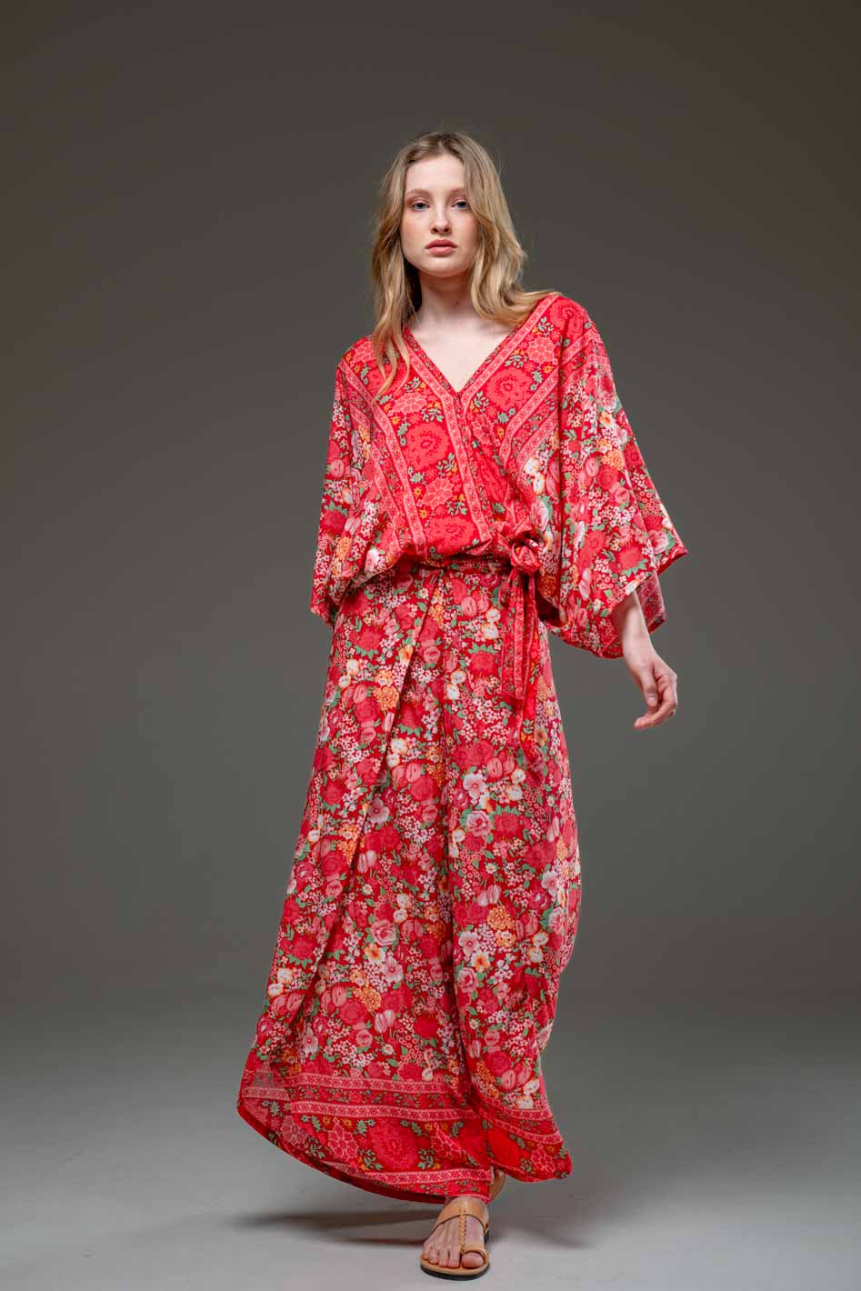 Elegant Soft  Rayon Red Flower Border Print wide Leg Side Splits Pants and V Neck Blouse Set