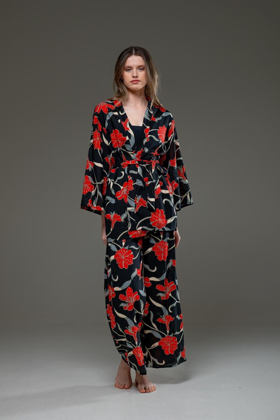 Elegant Super Soft Rayon Red Flower print long straight wide leg pants and long sleeve kimono  Set  