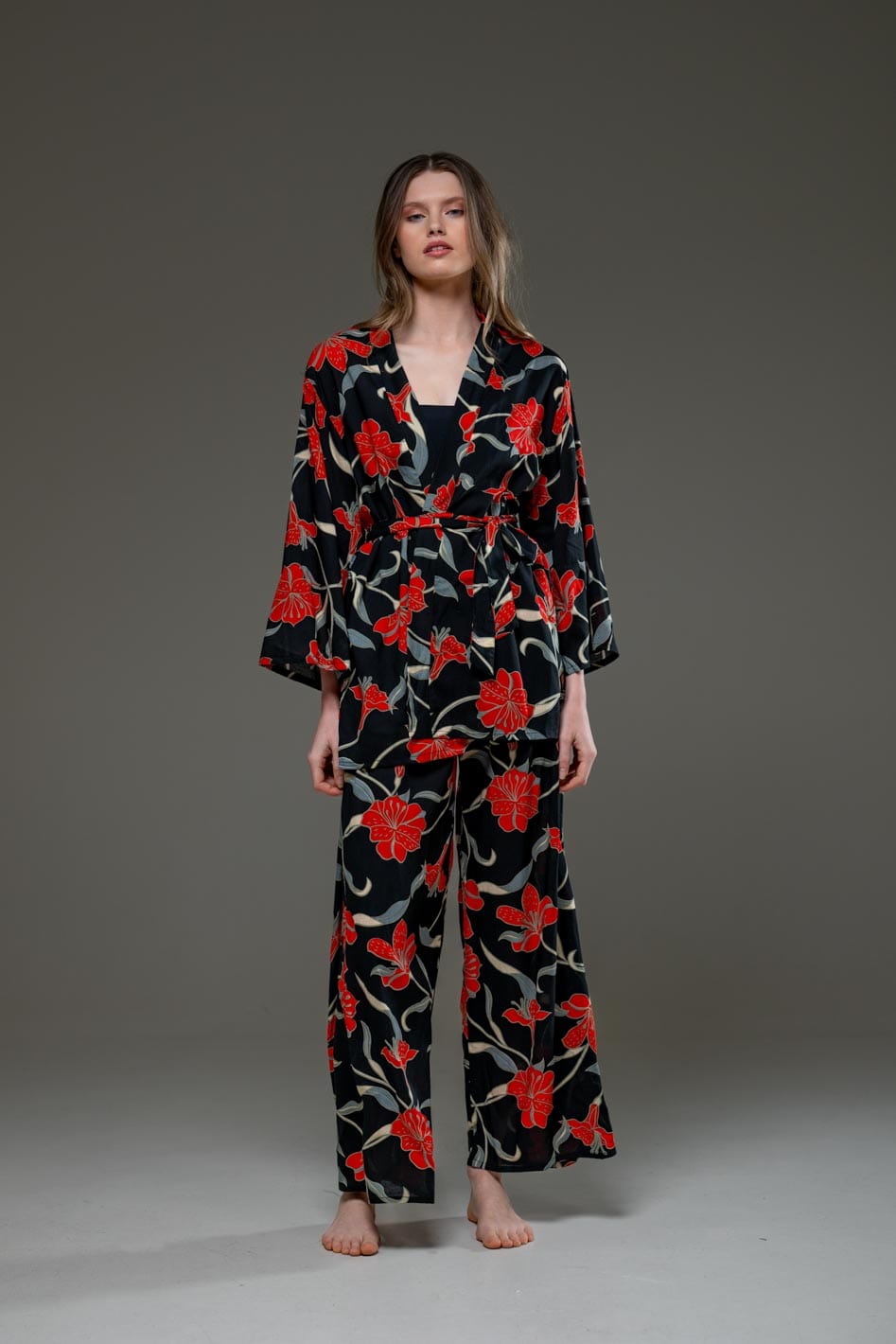 Elegant Super Soft Rayon Red Flower print long straight wide leg pants and long sleeve kimono  Set  