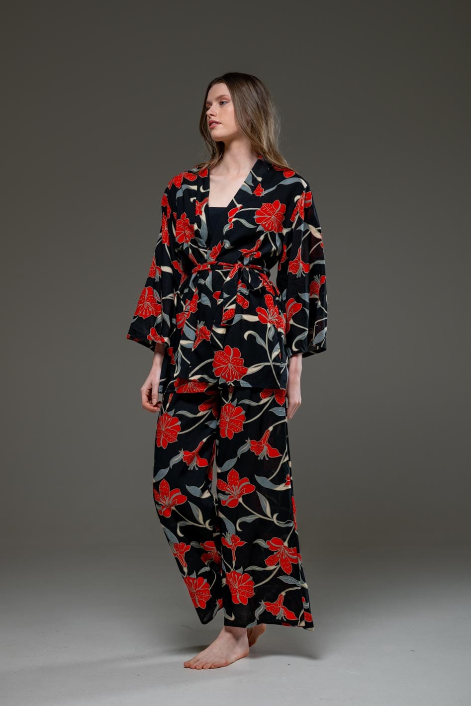 Elegant Super Soft Rayon Red Flower print long straight wide leg pants and long sleeve kimono  Set  