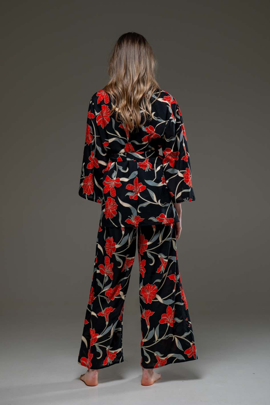 Elegant Super Soft Rayon Red Flower print long straight wide leg pants and long sleeve kimono  Set  