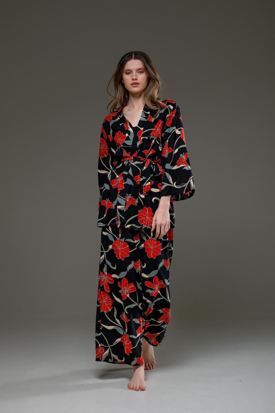 Elegant Super Soft Rayon Red Flower print long straight wide leg pants and long sleeve kimono  Set  