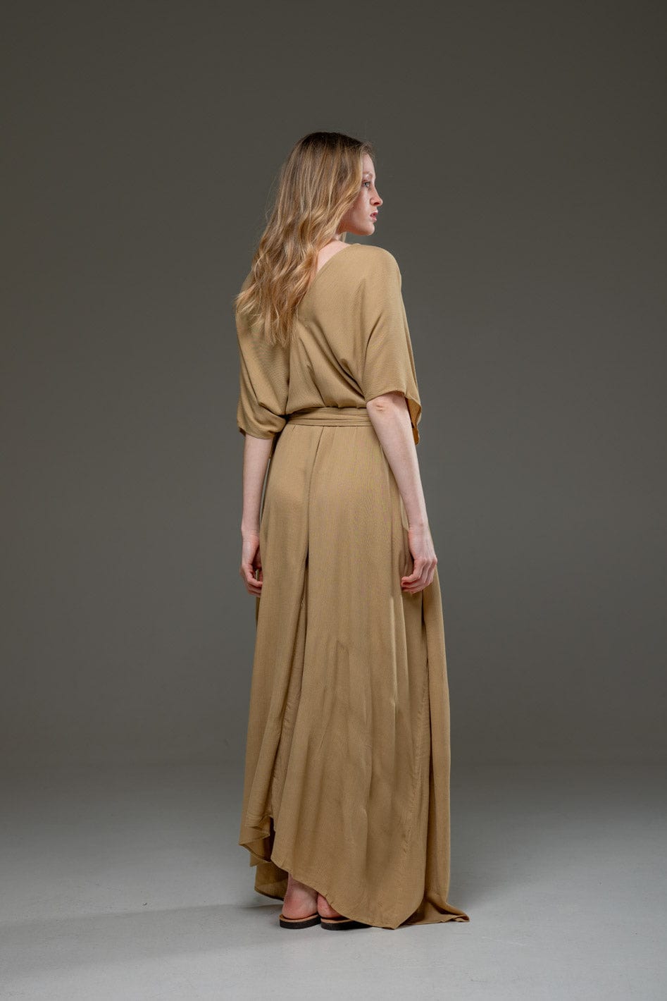 Elegant beige maxi dress with waist tie