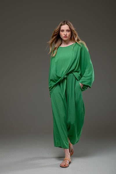 Green Rayon Crepe Full Length elegant pants and fowing batwings Blouse Set