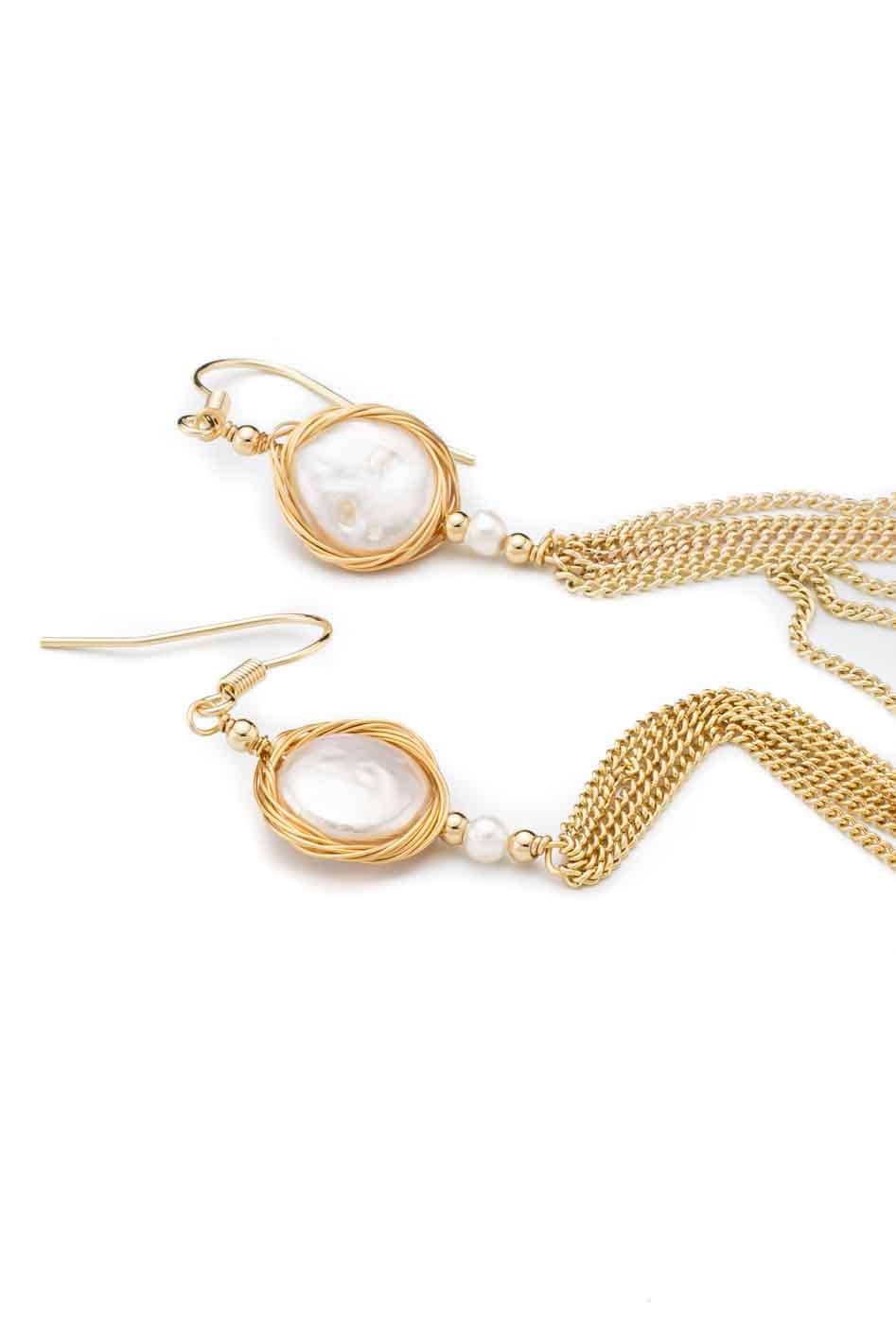 Gold chain tassel earrings with freshwater pearl