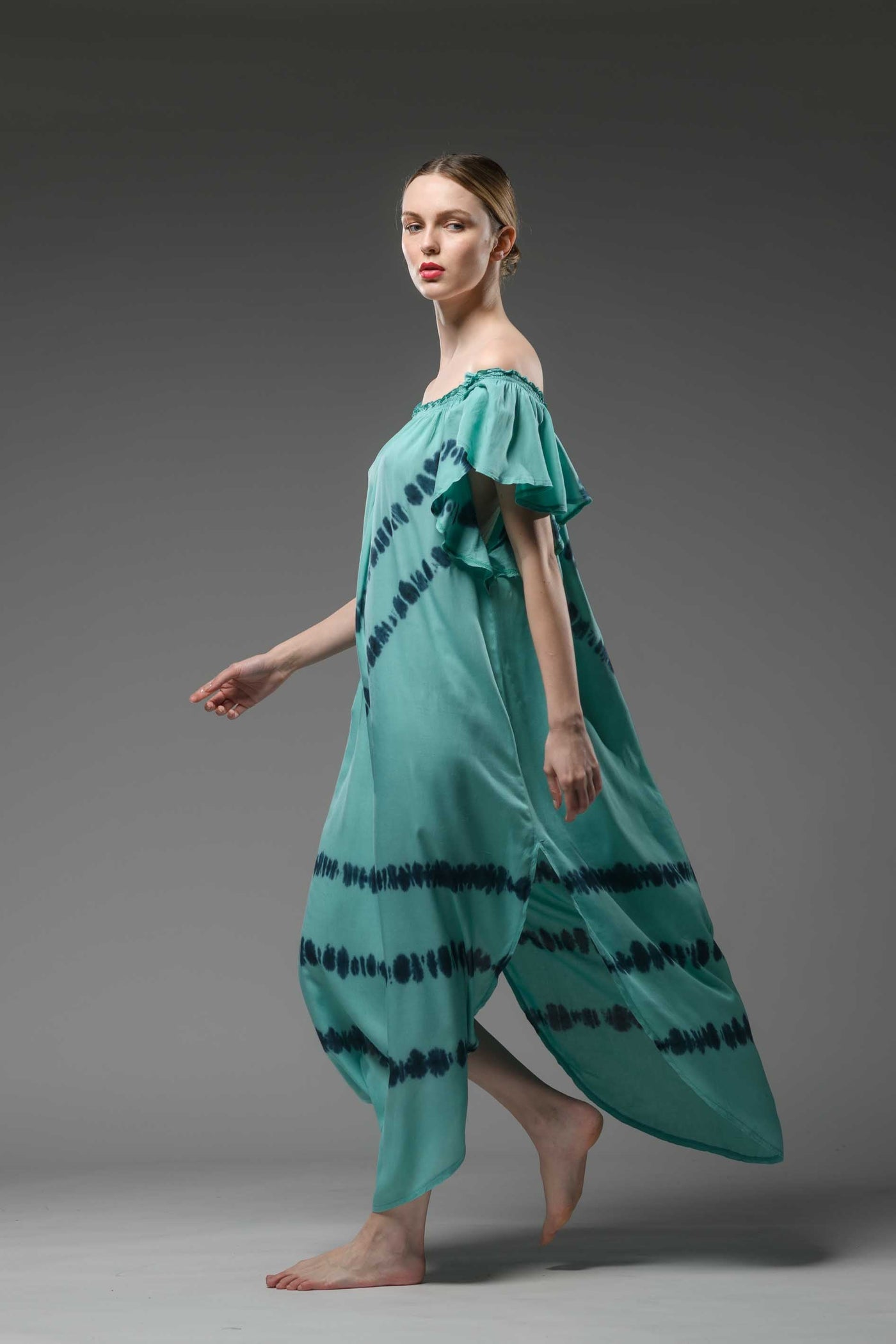 Resort wear elastic neckline  wide short sleeves turquoise tie dye loose fit dress with belt