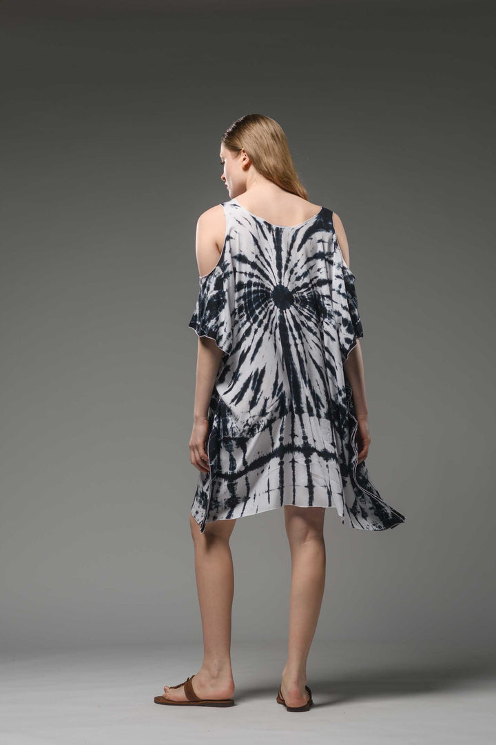 Short loose fit scoop neck short sleeve black &amp; white tie dye kaftan 
