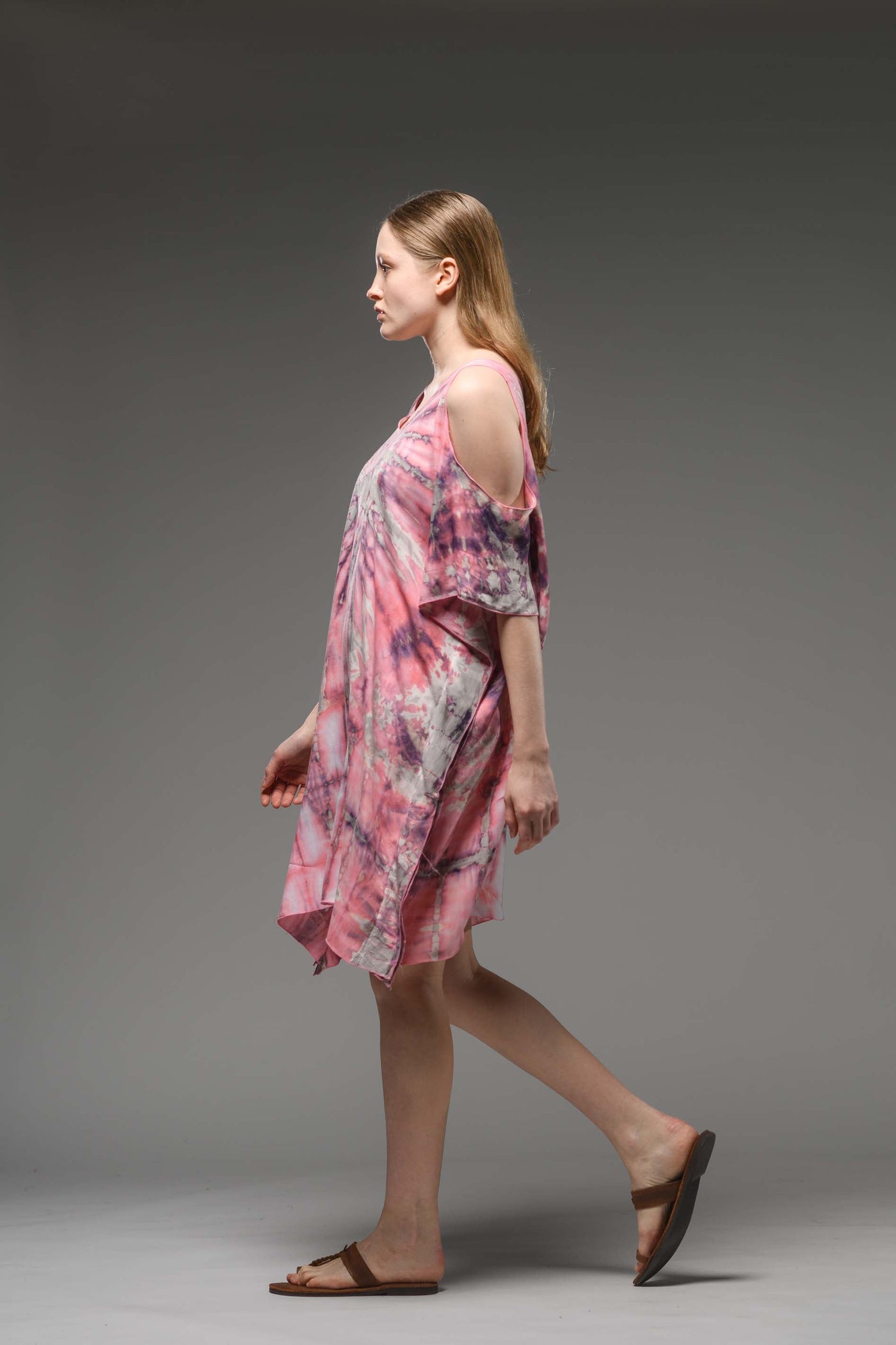 Short loose fit scoop neck short sleeve pink tie dye kaftan 