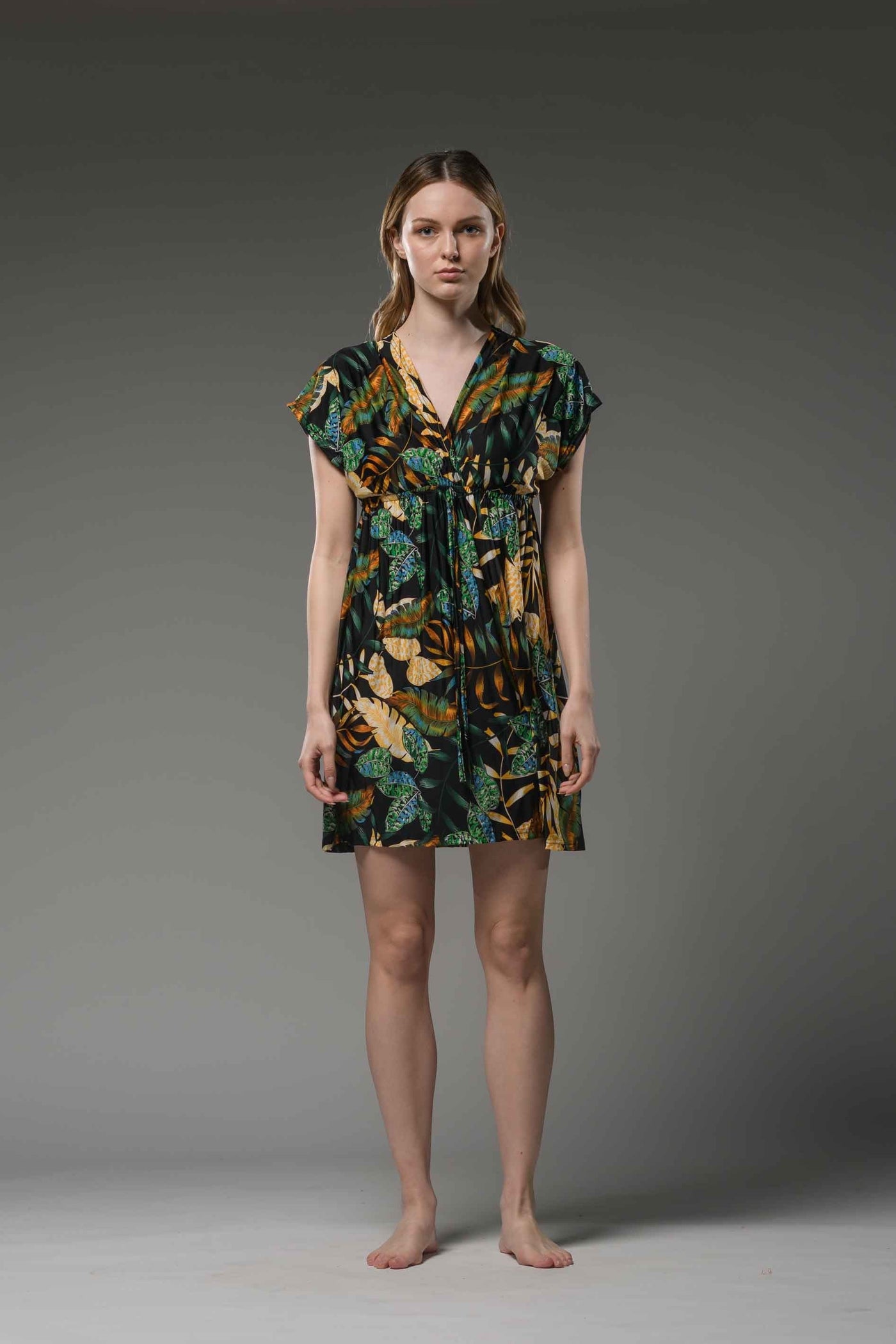 V neck jersey short sleeve jungle print short dress  black