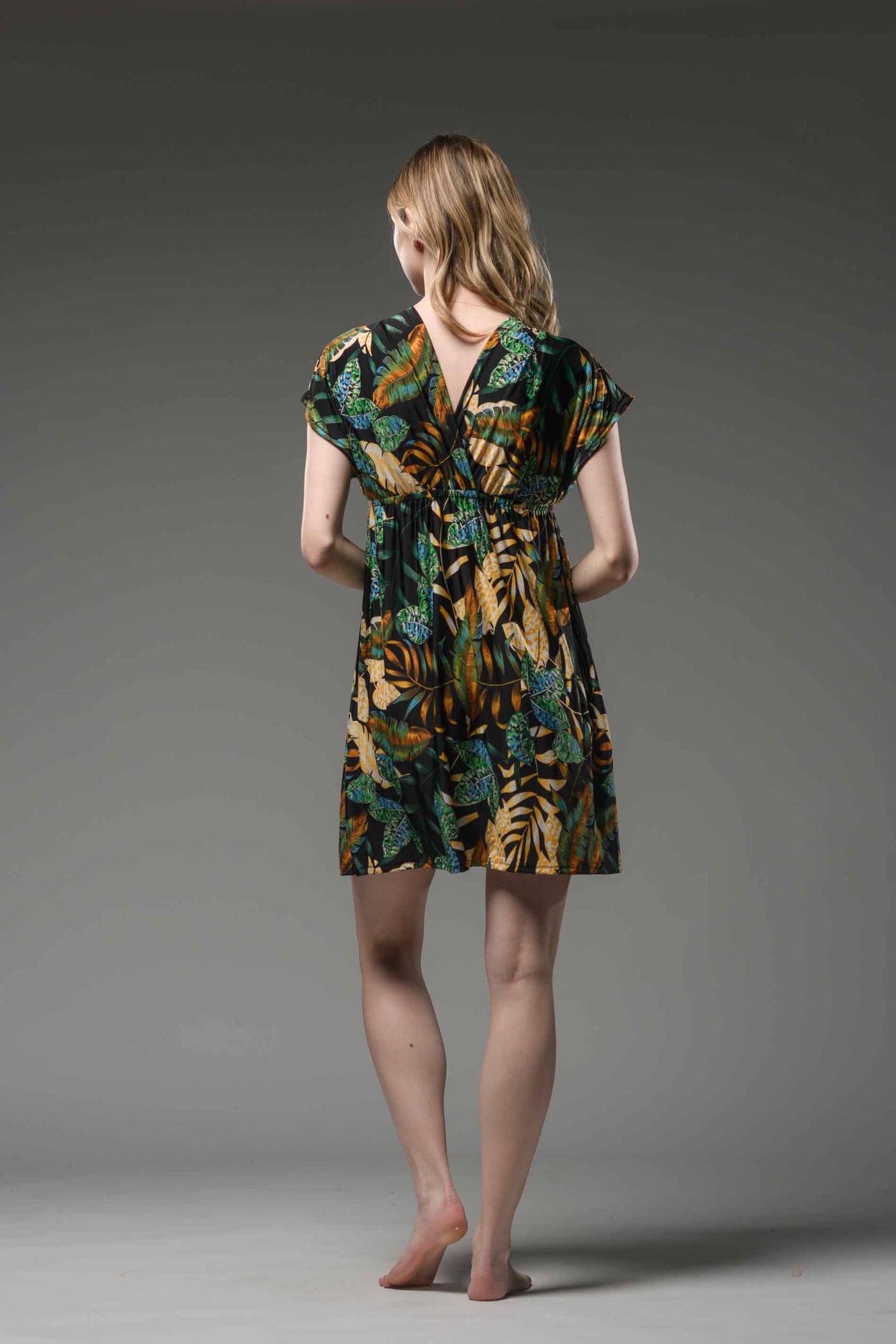 V neck jersey short sleeve jungle print short dress  black