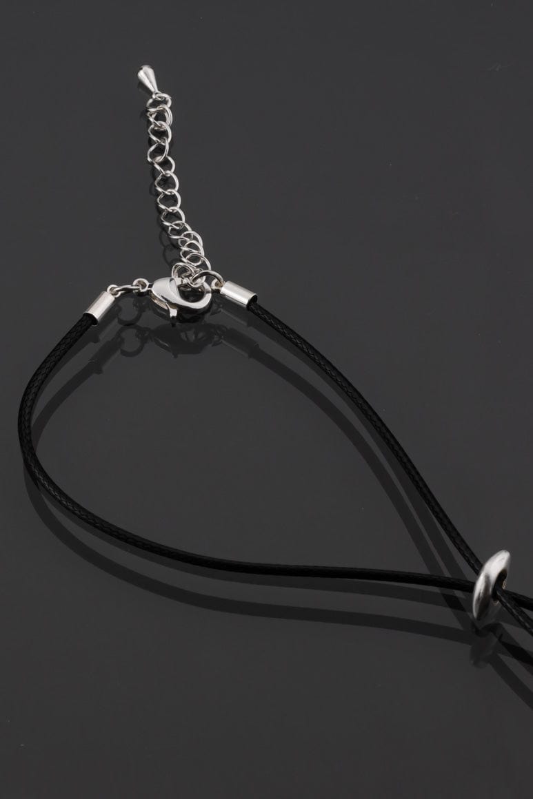 Elegant heart shape pendant long necklace detail