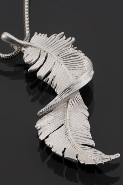 Elegant feather shape pendant long necklace detail