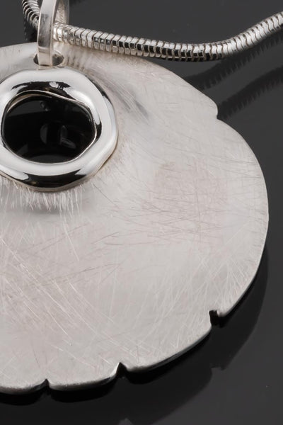 Elegant round shape pendant long necklace detail