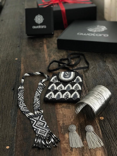 Set of woman accessories, Handmade jewelry set, Beaded hanging purse, Beaded necklace, Boho earrings,  Boho necklace, Fashion bracelet