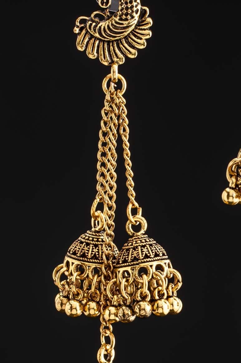Indian culture inspired earrings decorated by small chains and bells gold-awatara