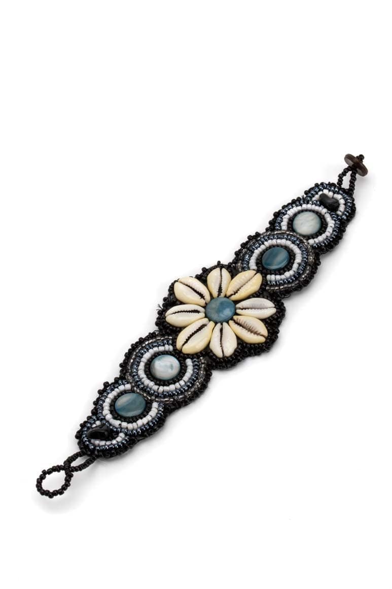 Sea shell beaded bracelet BLACK - awatara