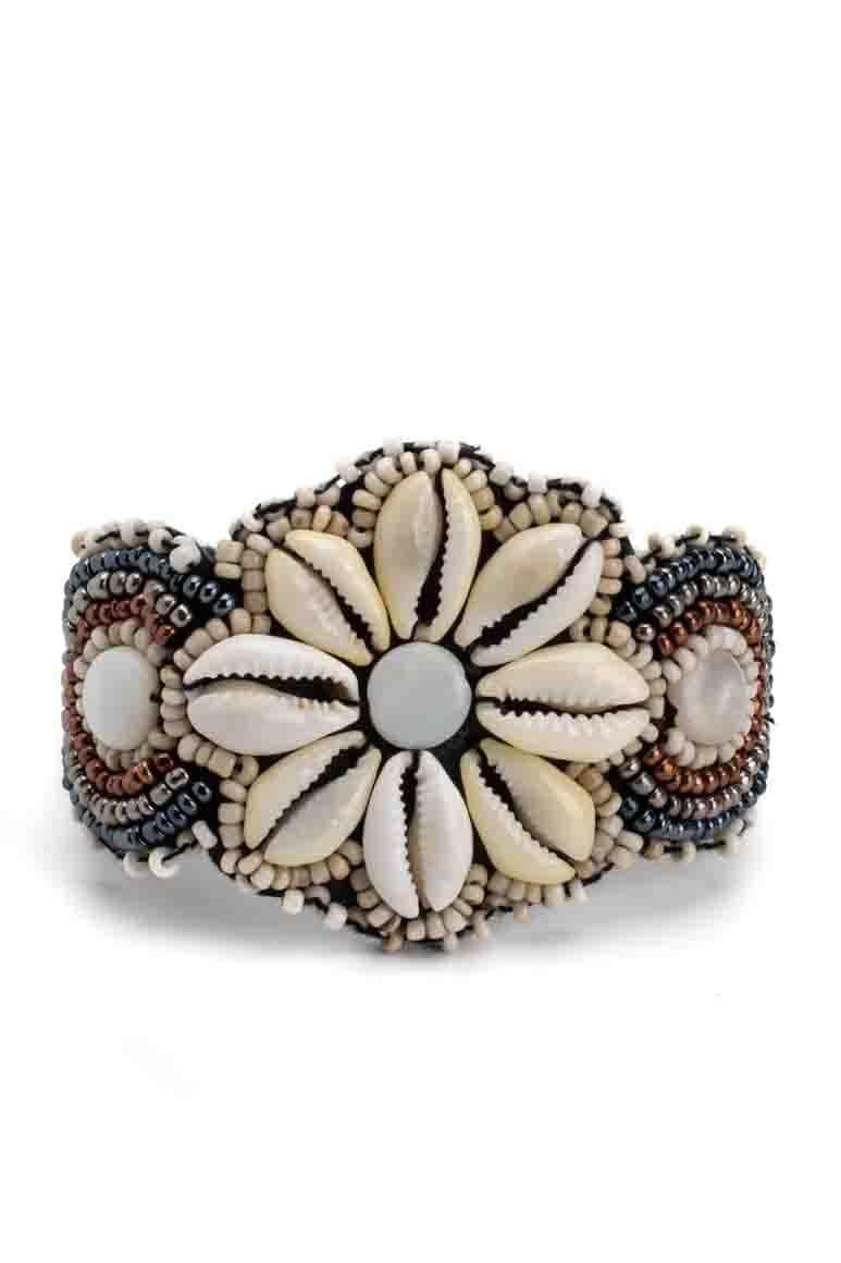 Sea shell beaded bracelet CREAM - awatara